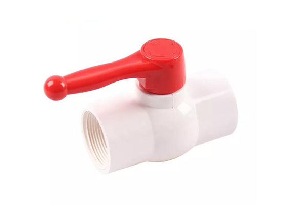 2 Way Straight Through Type Manual PVC Ball Valve UPVC Kontrol aliran air tetap