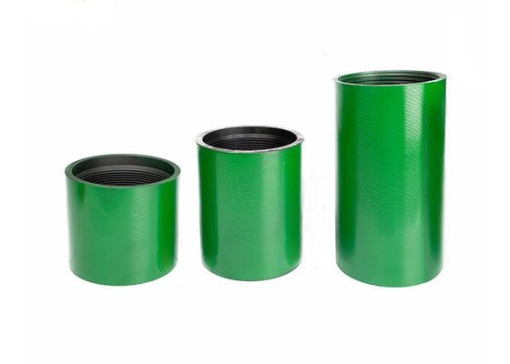 API Tubing Coupling dengan benang di kedua ujung yang digunakan untuk menghubungkan pipa